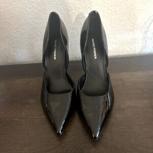 Marc Fisher black heel size 7. Worn once.
